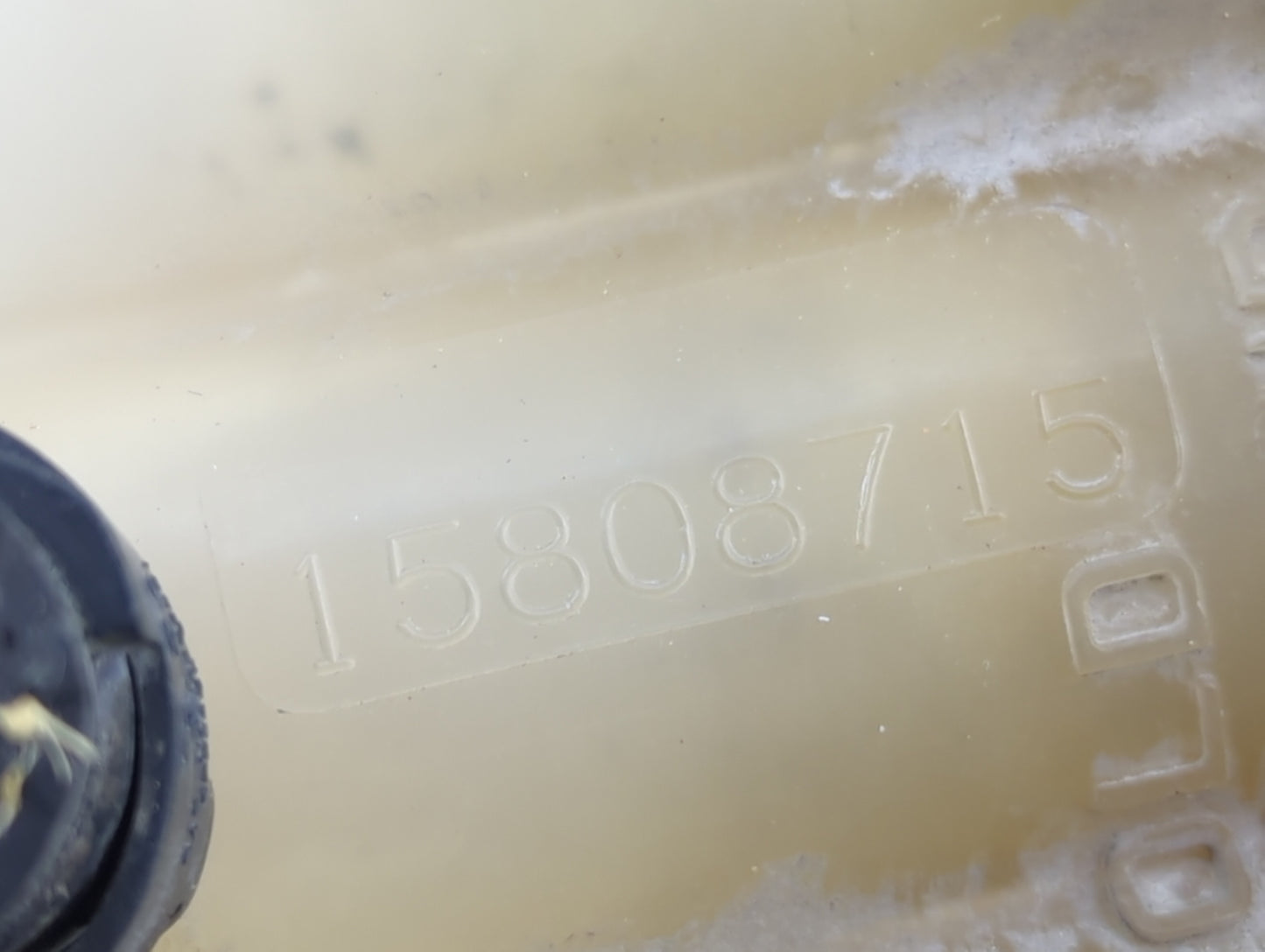 2004 Silverado 1500 Radiator Coolant Overflow Expansion Tank Bottle - Oemusedautoparts1.com