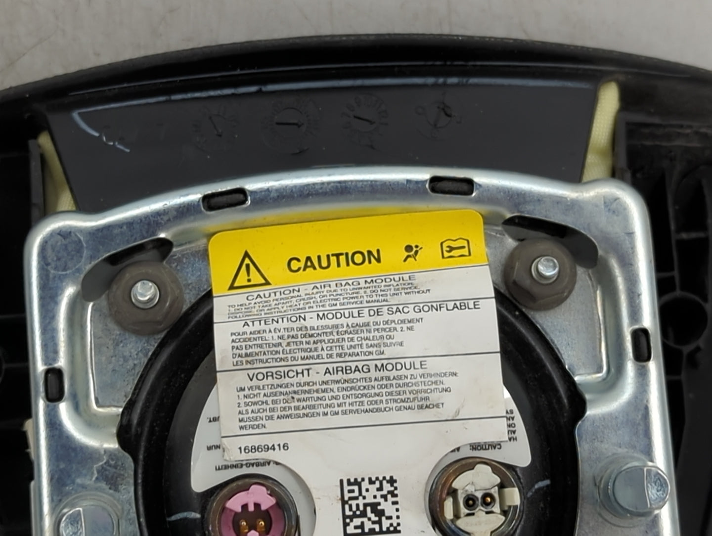 2003 Chevrolet Silverado 1500 Air Bag Driver Left Steering Wheel Mounted 1459038 - Oemusedautoparts1.com