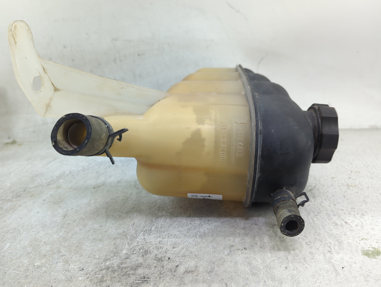 2007 Silverado 1500 Radiator Coolant Overflow Expansion Tank Bottle - Oemusedautoparts1.com