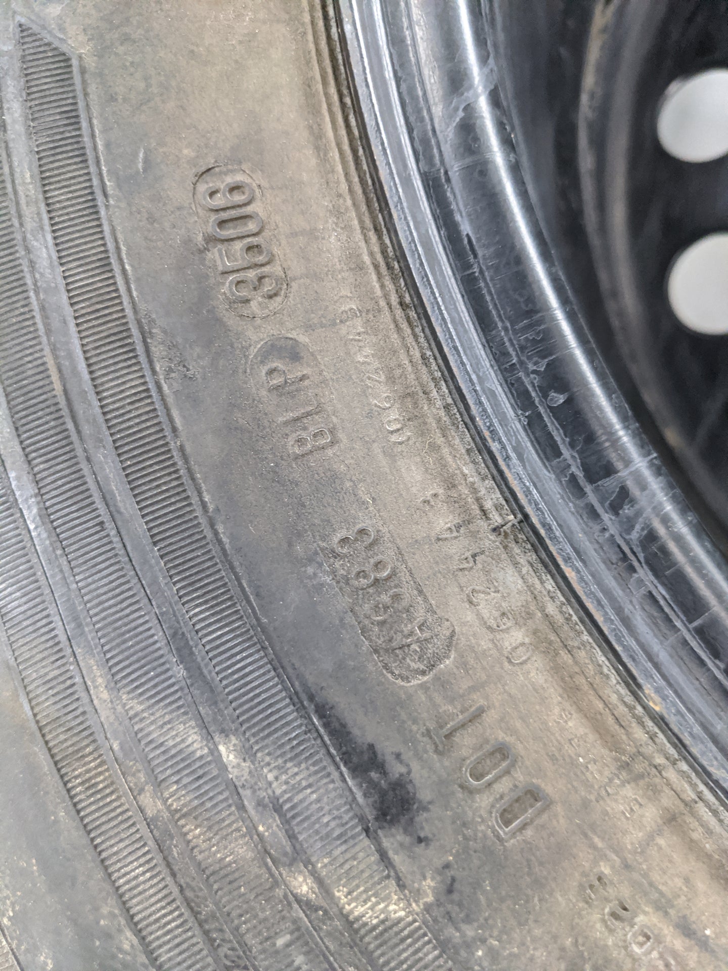 2004-2007 Chevrolet Silverado 1500 Spare Donut Tire Wheel Rim Oem - Oemusedautoparts1.com