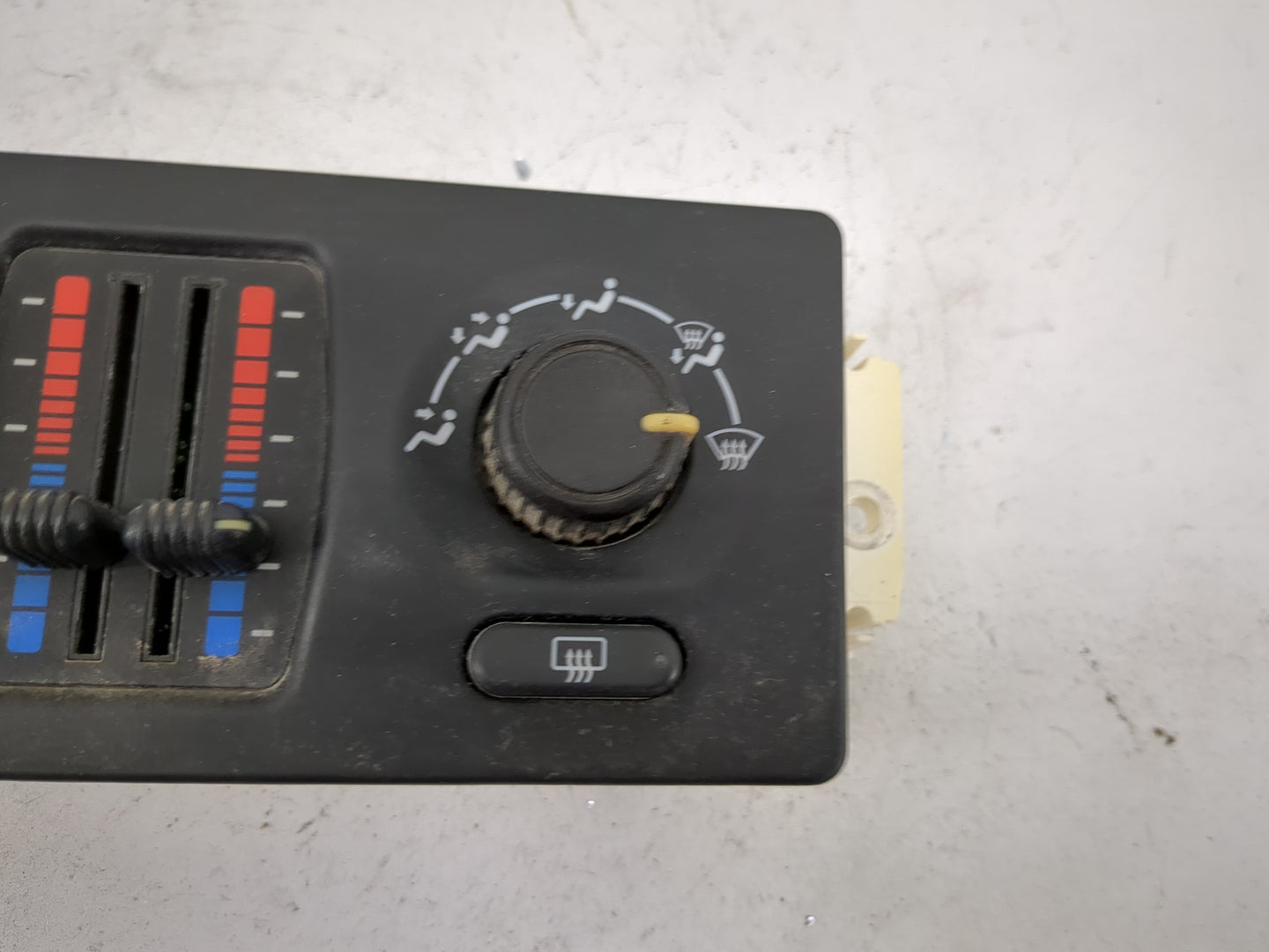 2005-2007 Chevrolet Silverado 1500 Climate Control Module Temperature AC/Heater Replacement P/N:15832315 Fits Fits 2005 2006