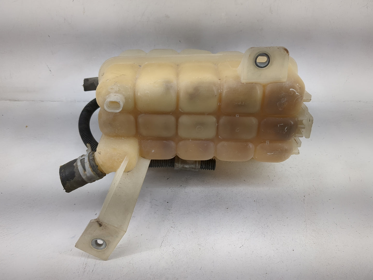 2004 Silverado 1500 Radiator Coolant Overflow Expansion Tank Bottle - Oemusedautoparts1.com