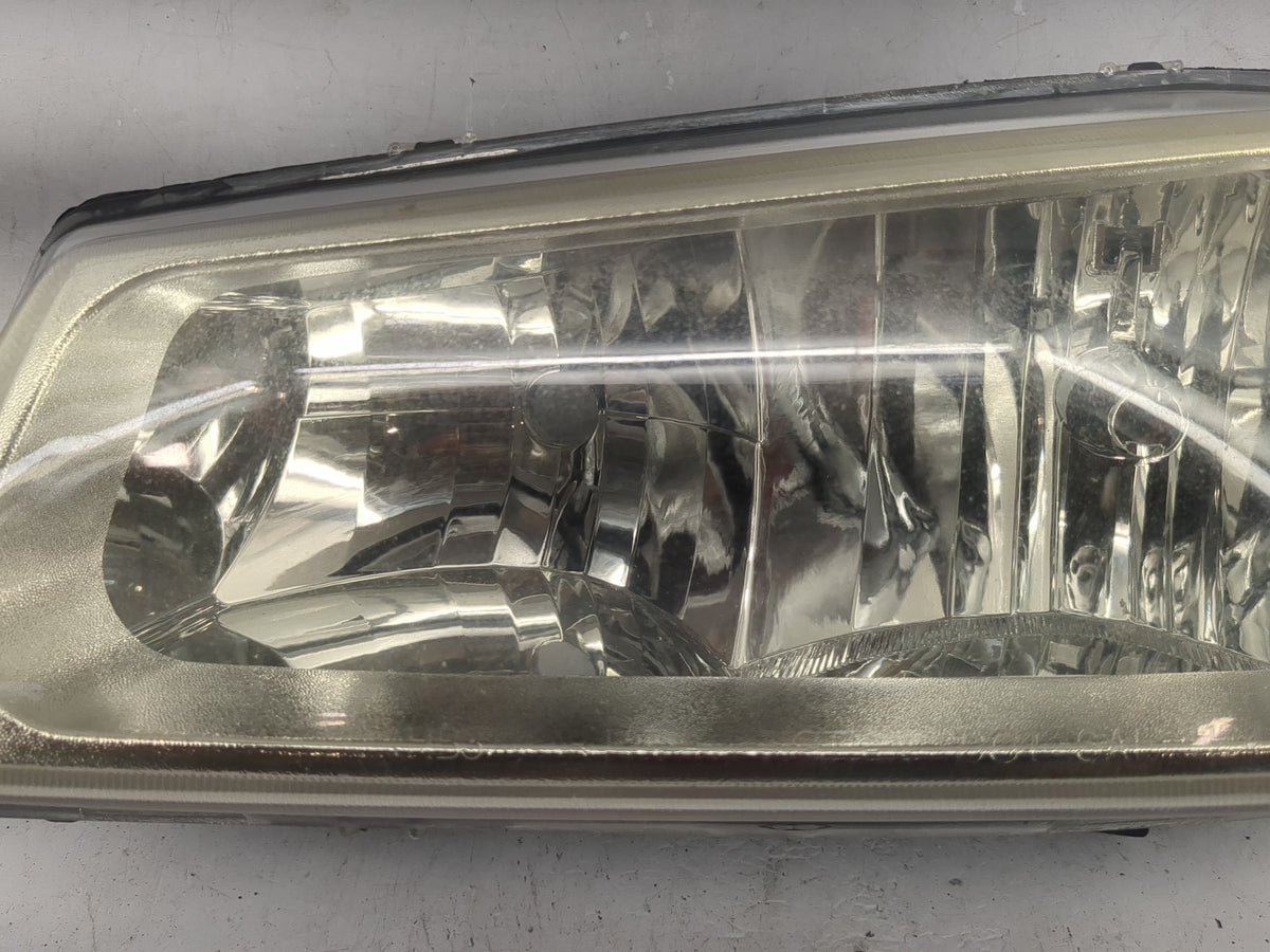 2005 Chevrolet Silverado 1500 Driver Left Oem Head Light Headlight Lamp 1518413 - Oemusedautoparts1.com