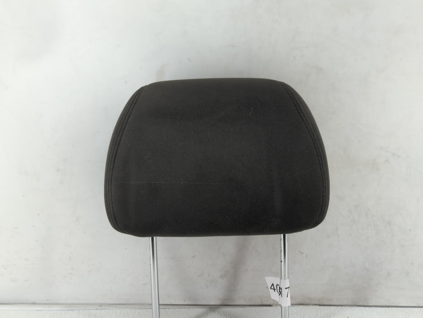 2003-2007 Chevrolet Silverado 1500 Headrest Head Rest Rear Center Seat Fits Fits 2003 2004 2005 2006 2007 OEM Used Auto Part