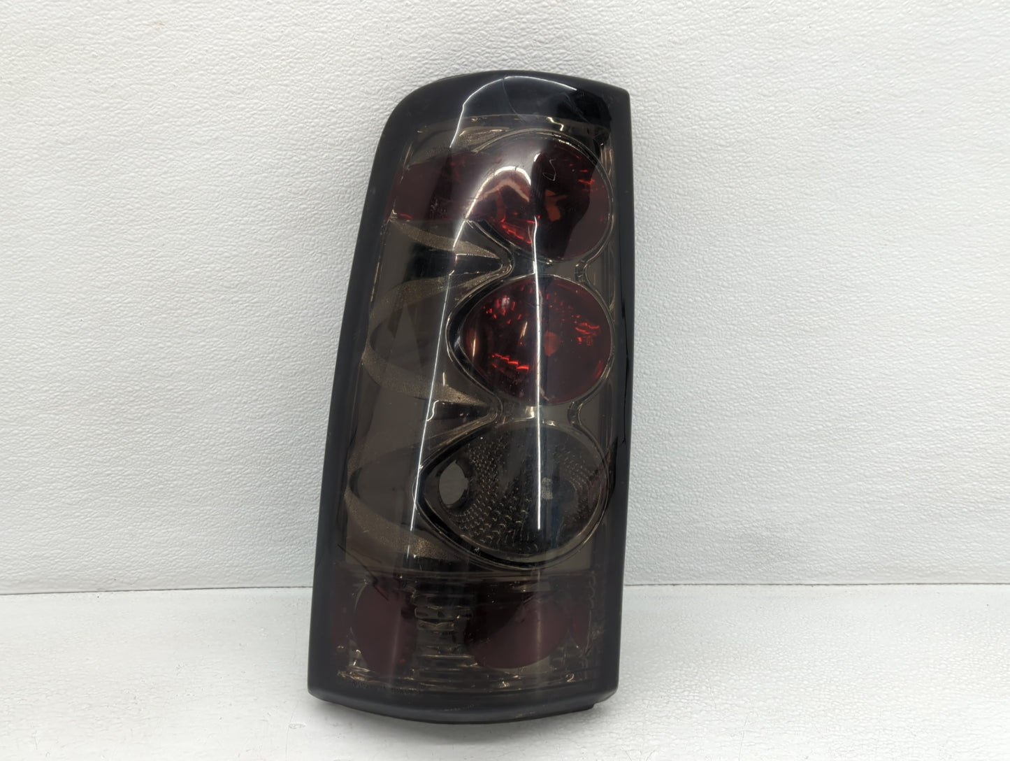 2004-2007 Chevrolet Silverado 1500 Tail Light Assembly Driver Left OEM P/N:KS-GM250 16530965 Fits Fits 2004 2005 2006 2007 O