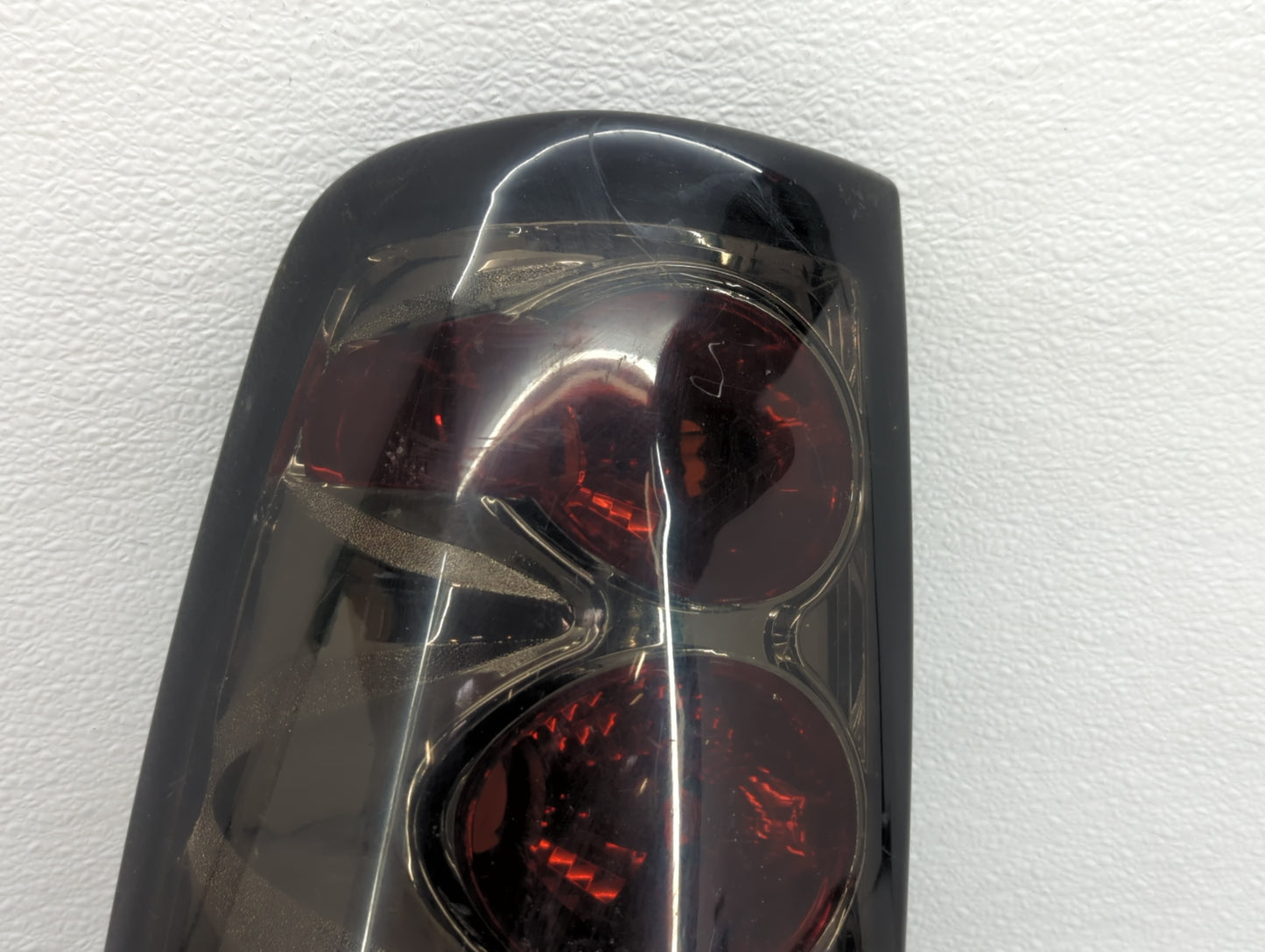 2004-2007 Chevrolet Silverado 1500 Tail Light Assembly Driver Left OEM P/N:KS-GM250 16530965 Fits Fits 2004 2005 2006 2007 O