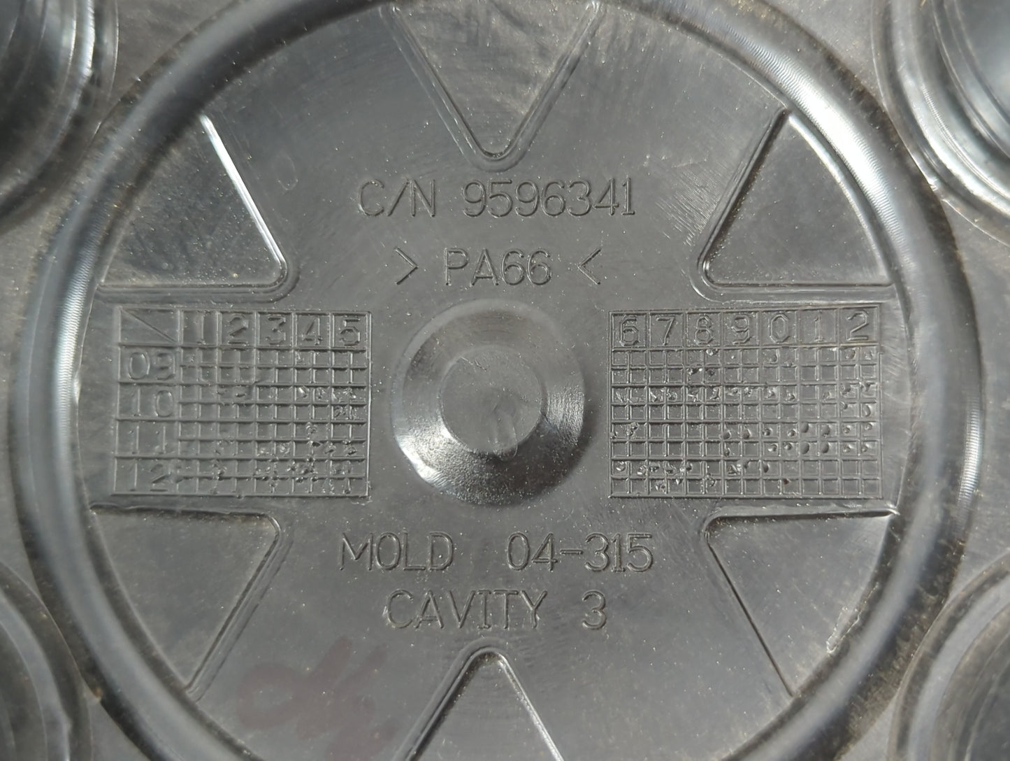 2007 Chevrolet Silverado 1500 Rim Wheel Center Cap - Oemusedautoparts1.com
