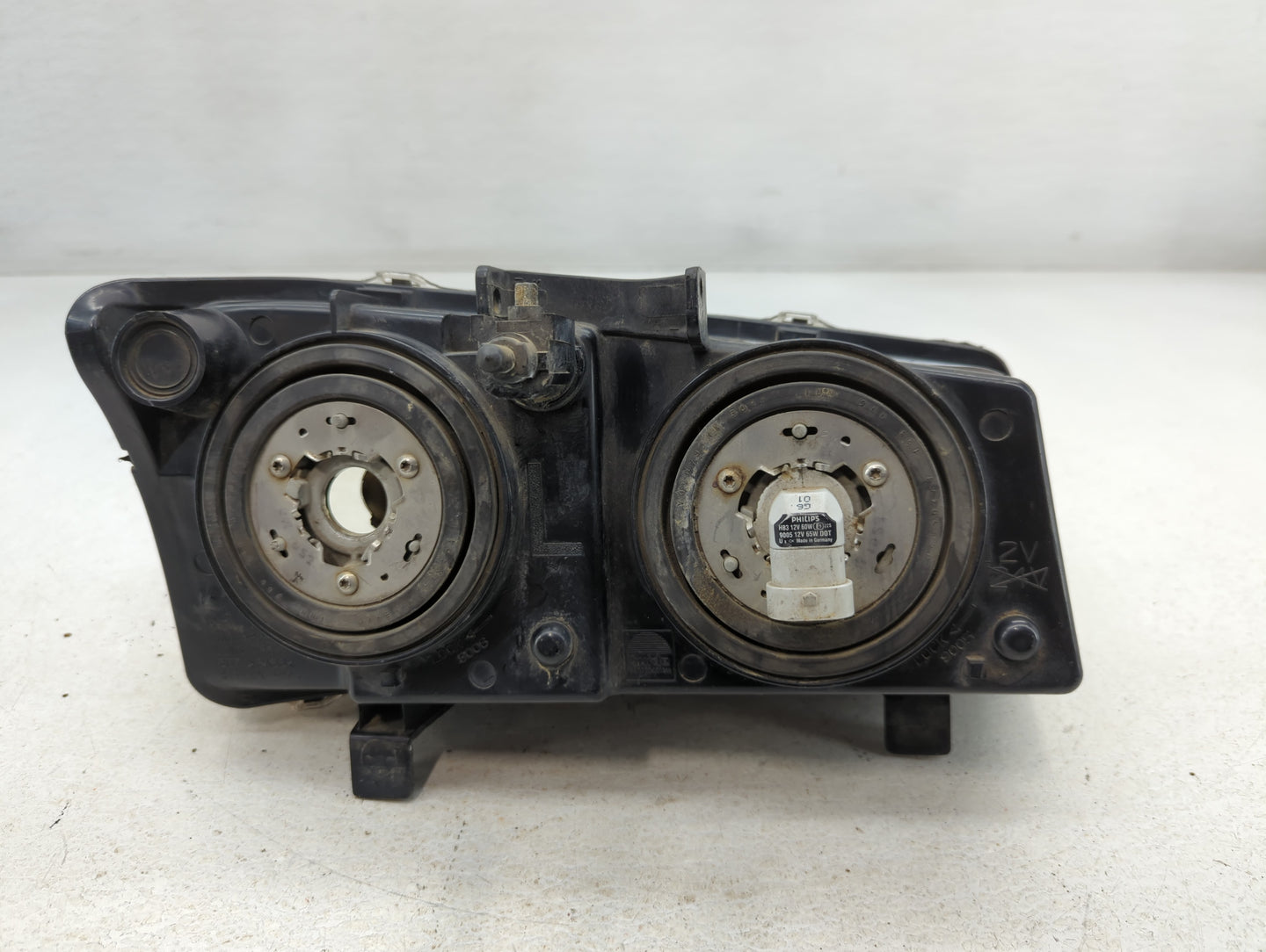 2005 Chevrolet Silverado 1500 Driver Left Oem Head Light Headlight Lamp - Oemusedautoparts1.com