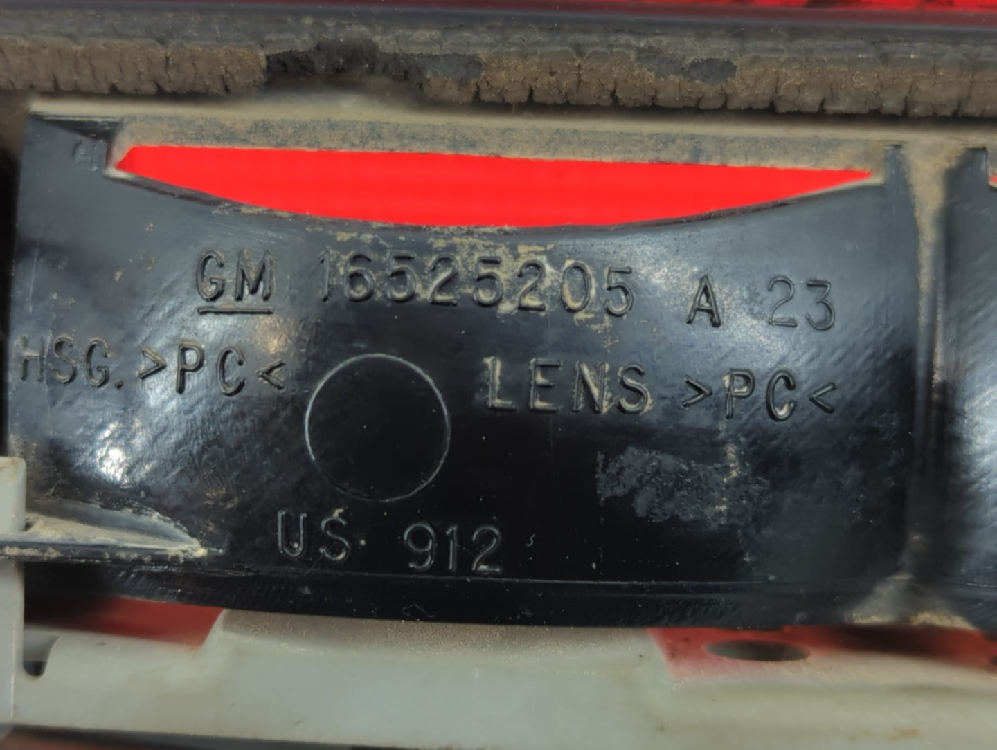 2007 Chevrolet Silverado 1500 Third Brake Light Tail Light P/N:16525205 Fits OEM Used Auto Parts - Oemusedautoparts1.com