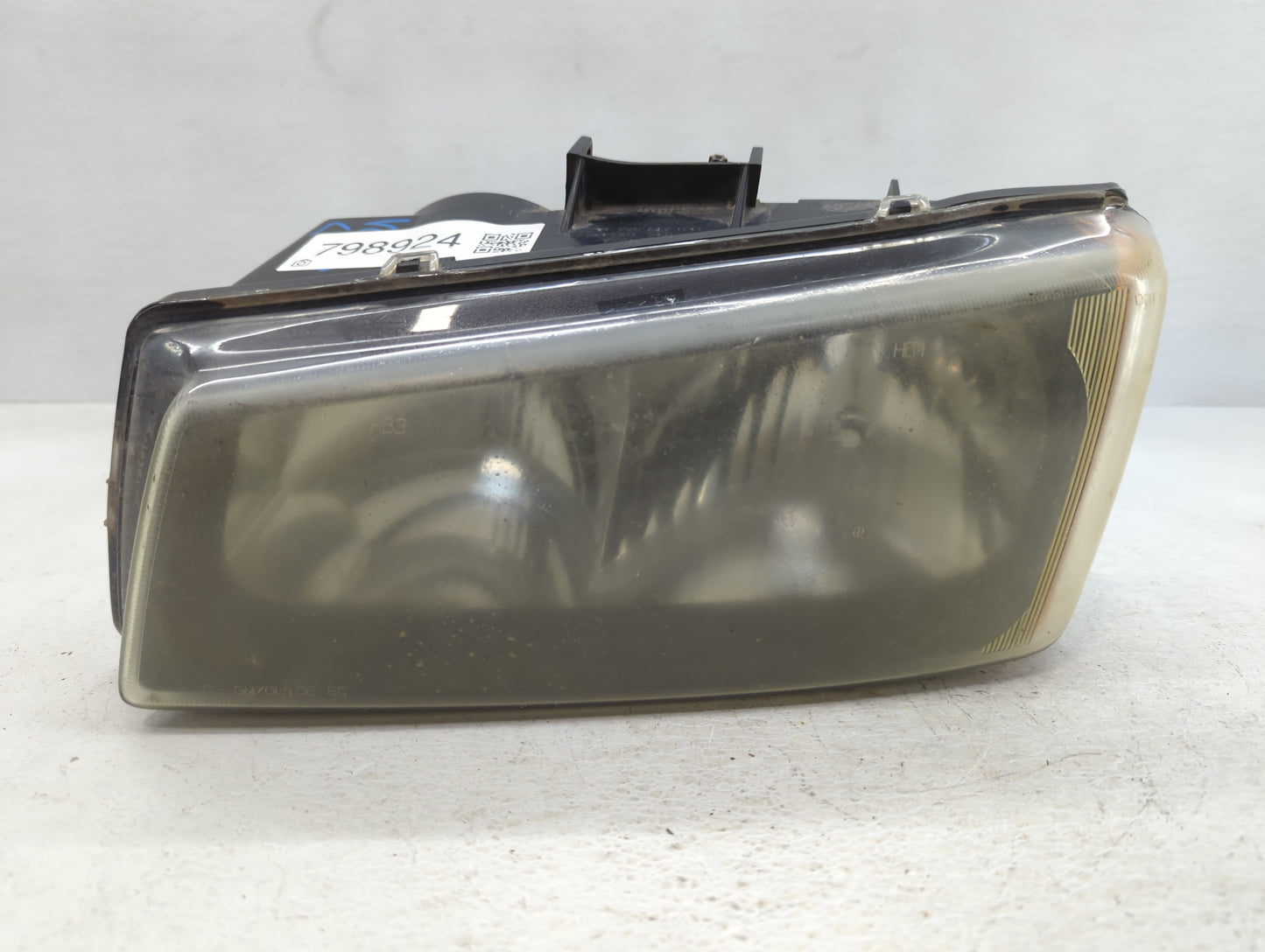2005 Chevrolet Silverado 1500 Driver Left Oem Head Light Headlight Lamp - Oemusedautoparts1.com