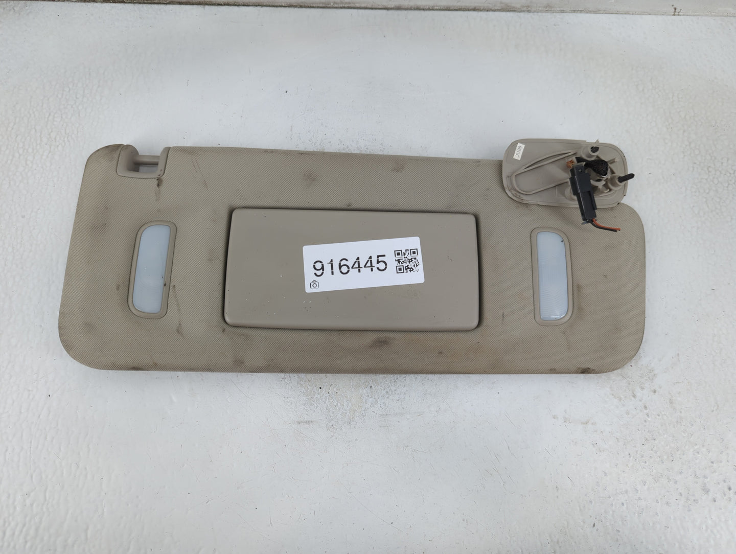 2007-2013 Chevrolet Silverado 1500 Sun Visor Shade Replacement Passenger Right Mirror Fits OEM Used Auto Parts - Oemusedauto