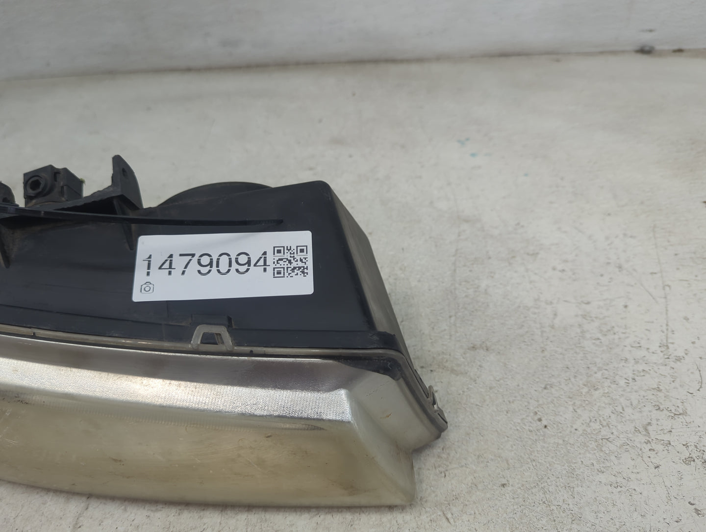 Silverado 1500 Classic Passenger Right Oem Head Light Headlight Lamp - Oemusedautoparts1.com