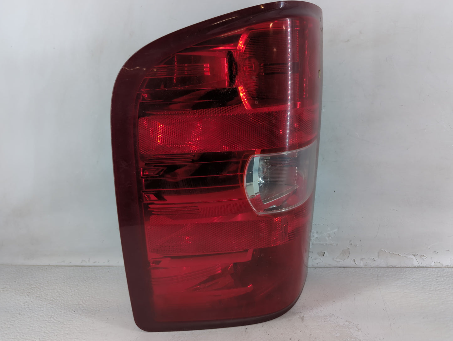 2007-2014 Chevrolet Silverado 2500 Tail Light Assembly Driver Left OEM P/N:GM15201849 Fits OEM Used Auto Parts - Oemusedauto