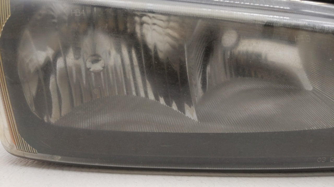 2005 Silverado 2500 Passenger Right Oem Head Light Headlight Lamp - Oemusedautoparts1.com