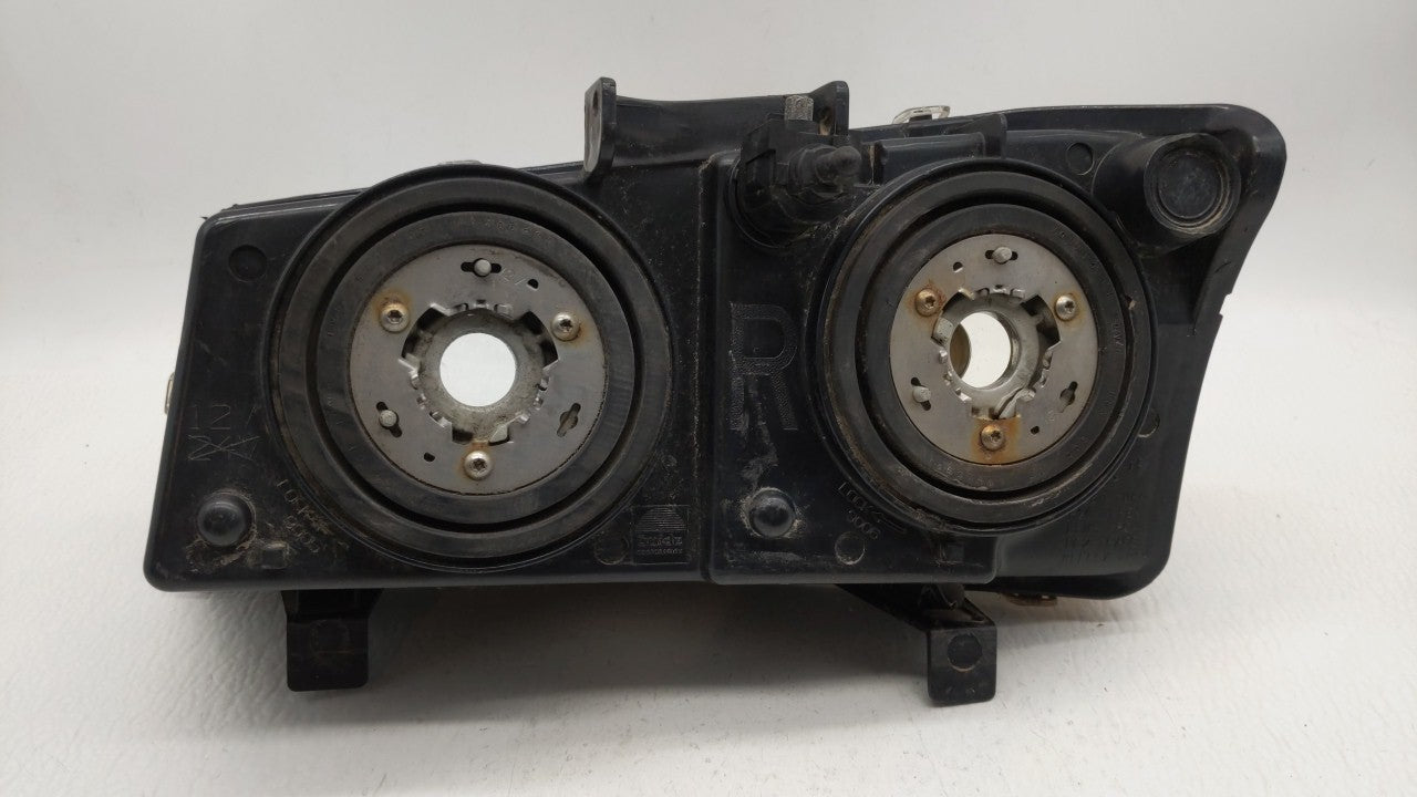 2005 Silverado 2500 Passenger Right Oem Head Light Headlight Lamp - Oemusedautoparts1.com