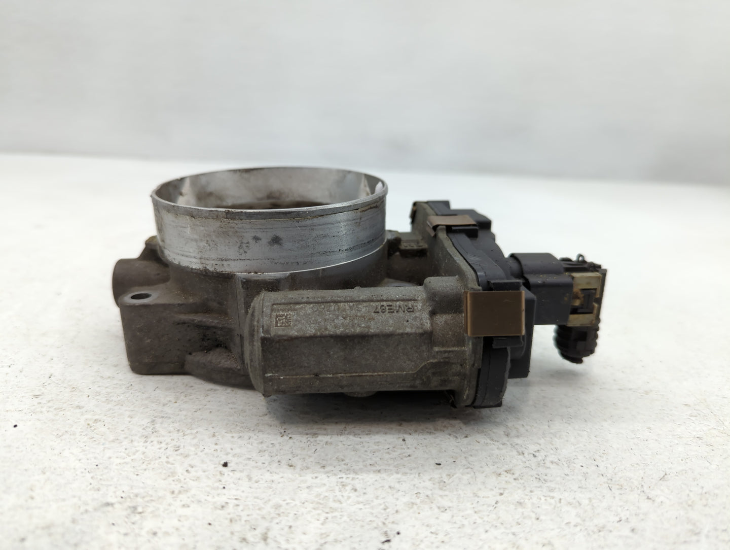 2003-2004 Chevrolet Silverado 2500 Throttle Body P/N:RME07-3A 0760 Fits Fits 2003 2004 2005 2006 2007 OEM Used Auto Parts - 