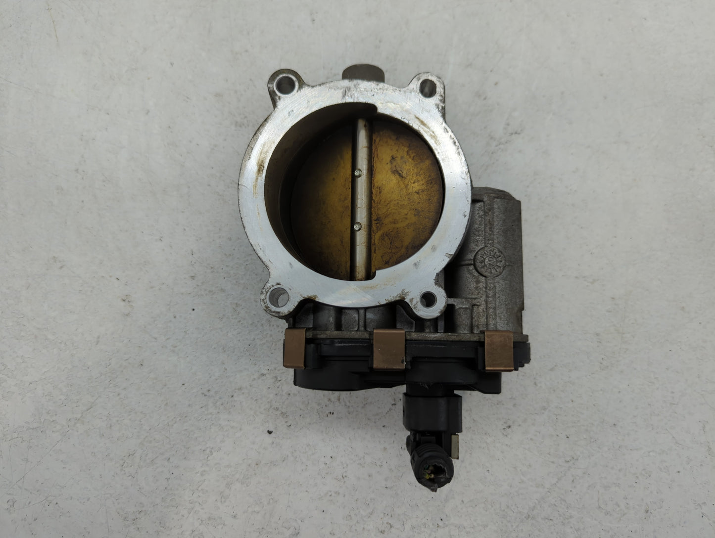 2003-2004 Chevrolet Silverado 2500 Throttle Body P/N:RME07-3A 0760 Fits Fits 2003 2004 2005 2006 2007 OEM Used Auto Parts - 
