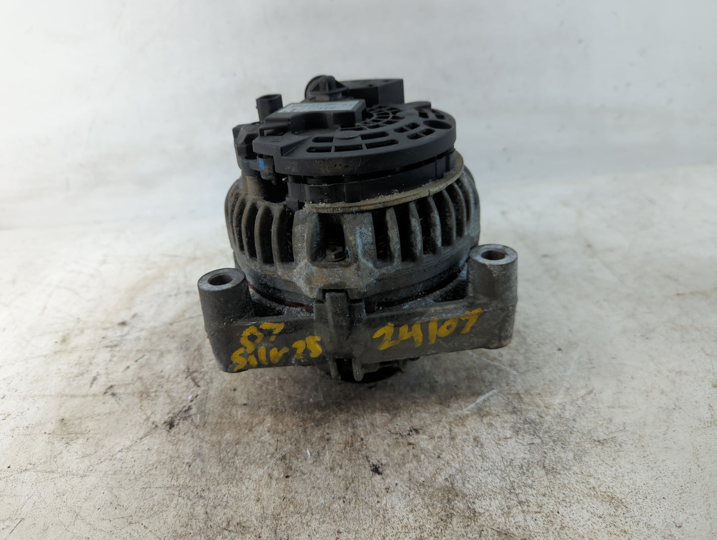 2007-2014 Chevrolet Silverado 2500 Alternator Replacement Generator Charging Assembly Engine OEM P/N:0 124 425 035 Fits OEM 