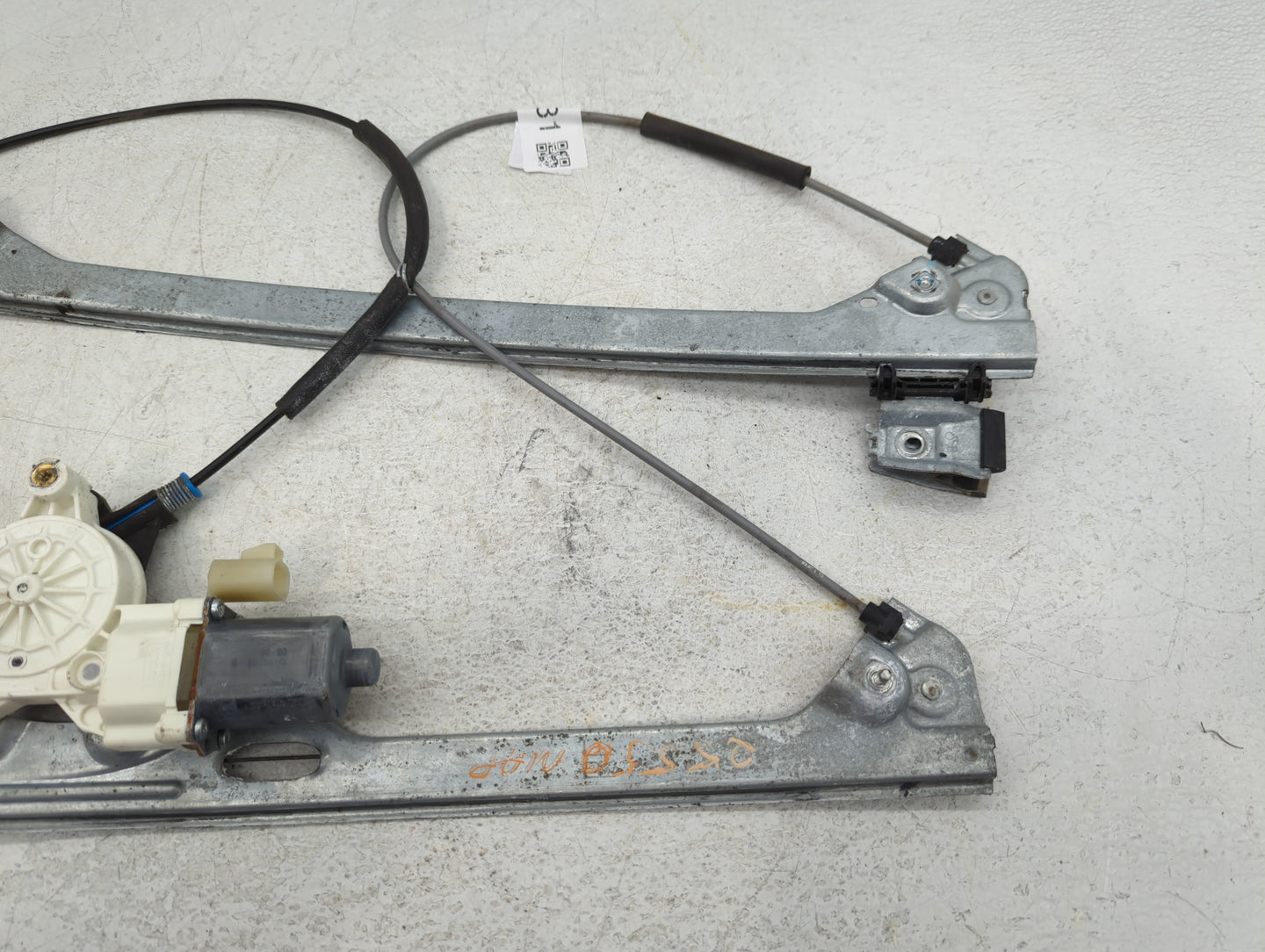 Chevrolet Suburban Used Window Regulator Passenger Front - Oemusedautoparts1.com