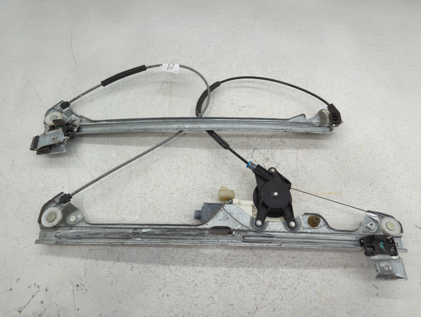 Chevrolet Suburban Used Window Regulator Passenger Front - Oemusedautoparts1.com