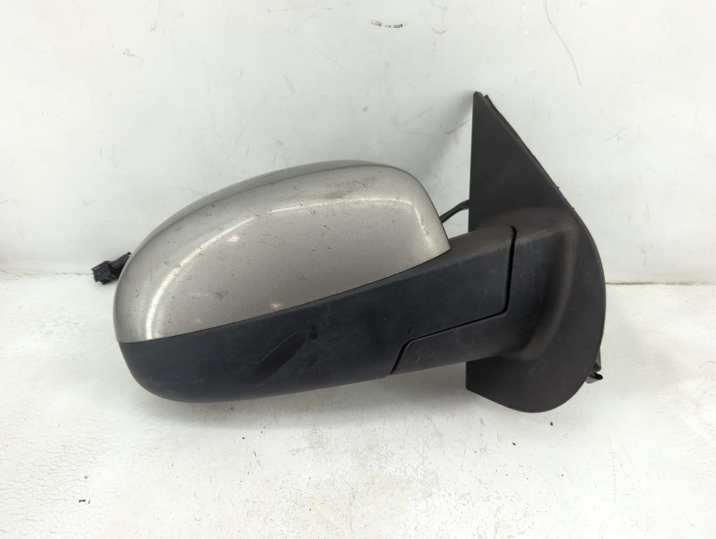 2007-2014 Chevrolet Suburban 1500 Passenger Side View Mirror - Right Door Mirror OEM Used - Oemusedautoparts1.com