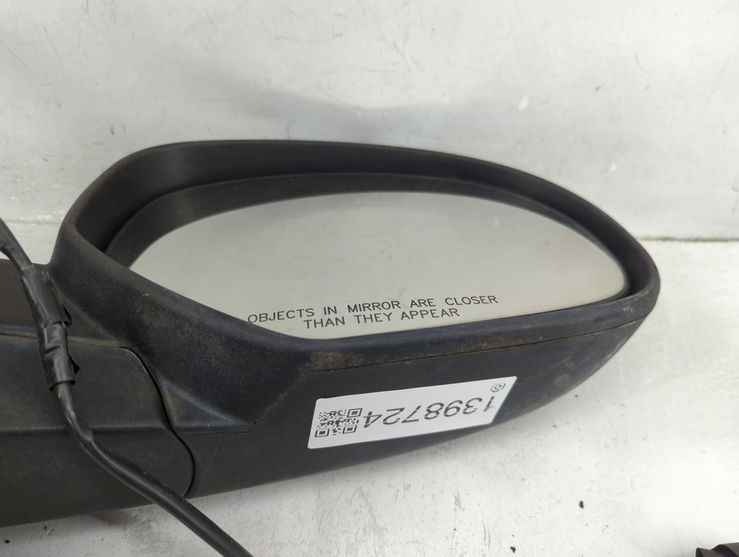 2007-2014 Chevrolet Suburban 1500 Passenger Side View Mirror - Right Door Mirror OEM Used - Oemusedautoparts1.com