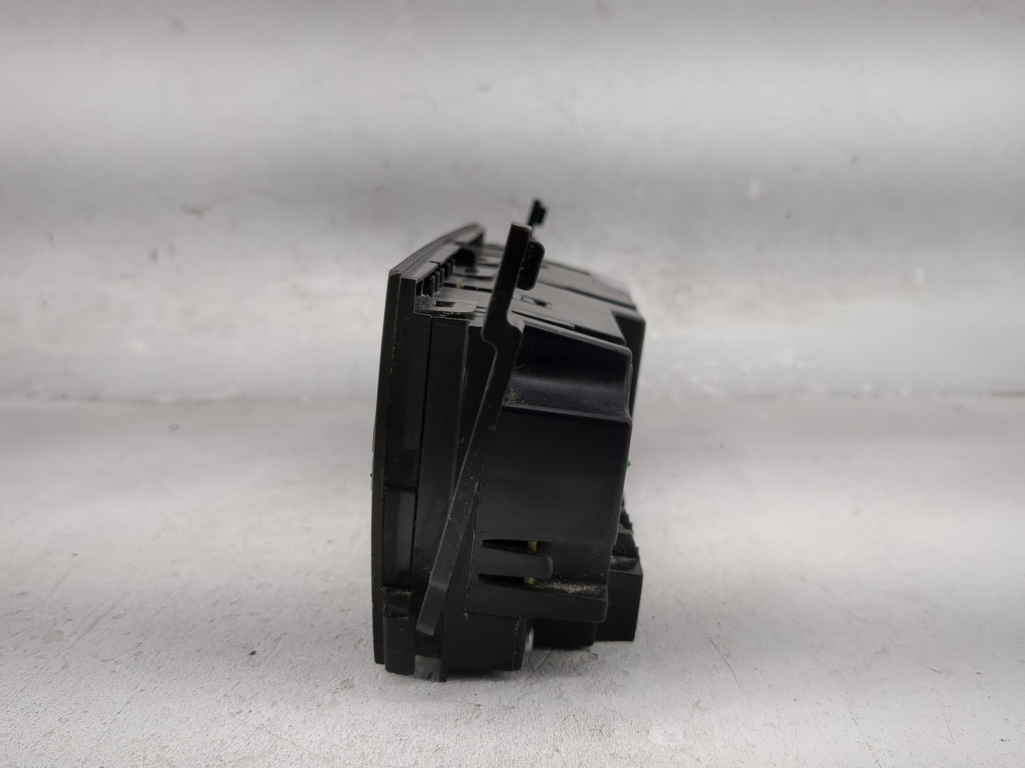 2007-2011 Chevrolet Suburban 1500 Climate Control Module Temperature AC/Heater Replacement P/N:25869946 Fits OEM Used Auto P
