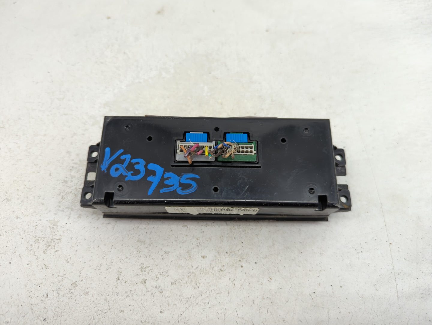 2007-2014 Chevrolet Suburban 1500 Climate Control Module Temperature AC/Heater Replacement Fits OEM Used Auto Parts - Oemuse
