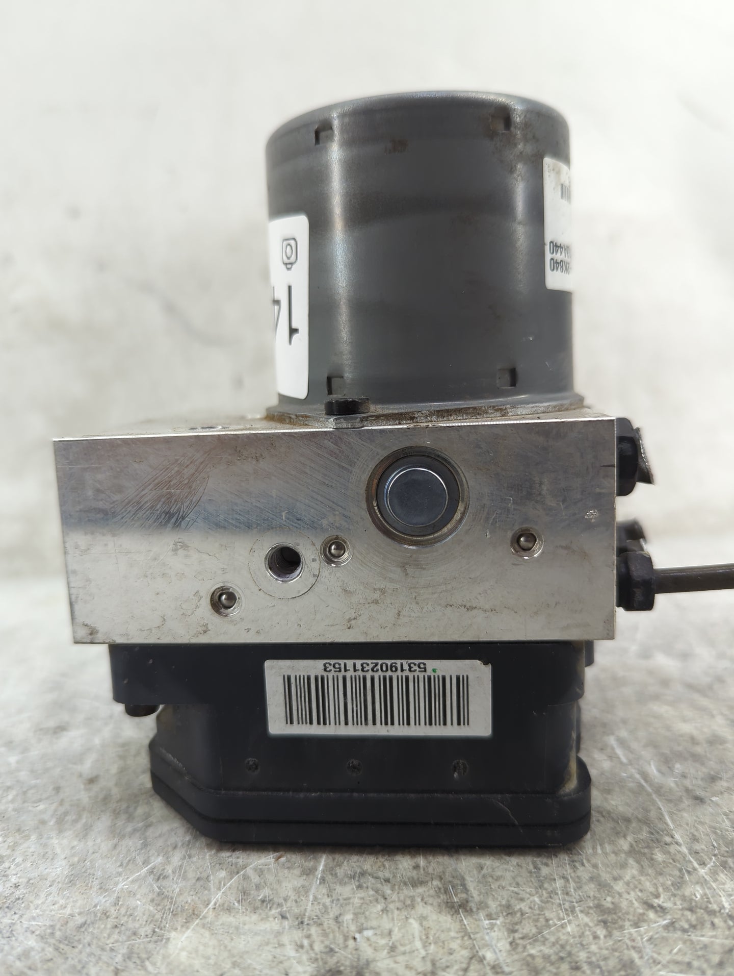 2007 Chevrolet Suburban 1500 ABS Pump Control Module Replacement Fits OEM Used Auto Parts - Oemusedautoparts1.com