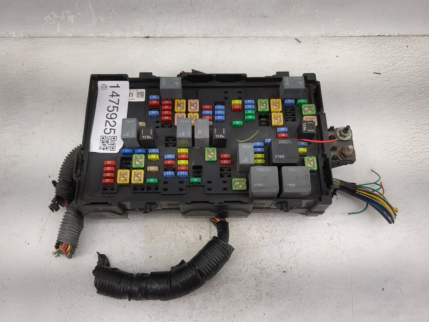 2007-2009 Chevrolet Suburban 1500 Fusebox Fuse Box Panel Relay Module P/N:15092625_02 15483114, 15488631 Fits Fits 2007 2008