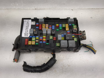 2007-2009 Chevrolet Suburban 1500 Fusebox Fuse Box Panel Relay Module P/N:15092625_02 15483114, 15488631 Fits Fits 2007 2008
