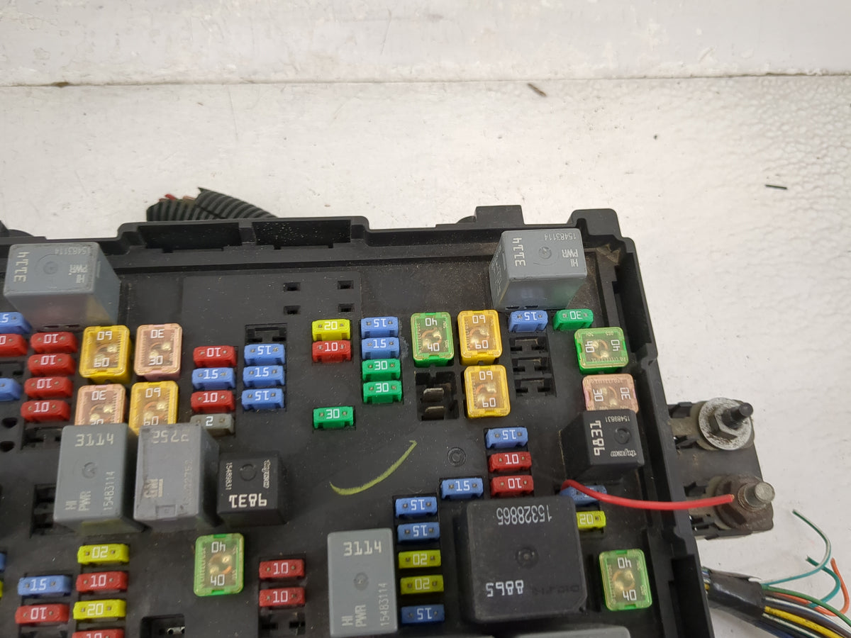 2007-2009 Chevrolet Suburban 1500 Fusebox Fuse Box Panel Relay Module P/N:15092625_02 15483114, 15488631 Fits Fits 2007 2008