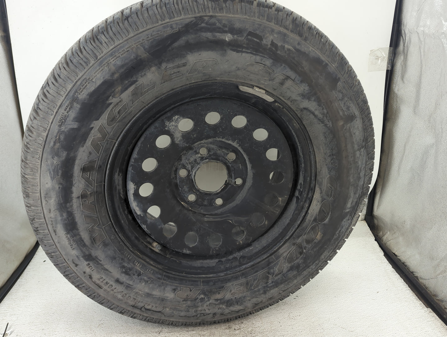2007 Chevrolet Suburban 1500 Spare Donut Tire Wheel Rim Oem - Oemusedautoparts1.com
