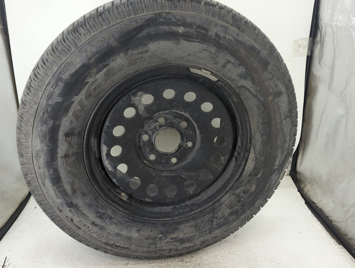 2007 Chevrolet Suburban 1500 Spare Donut Tire Wheel Rim Oem - Oemusedautoparts1.com