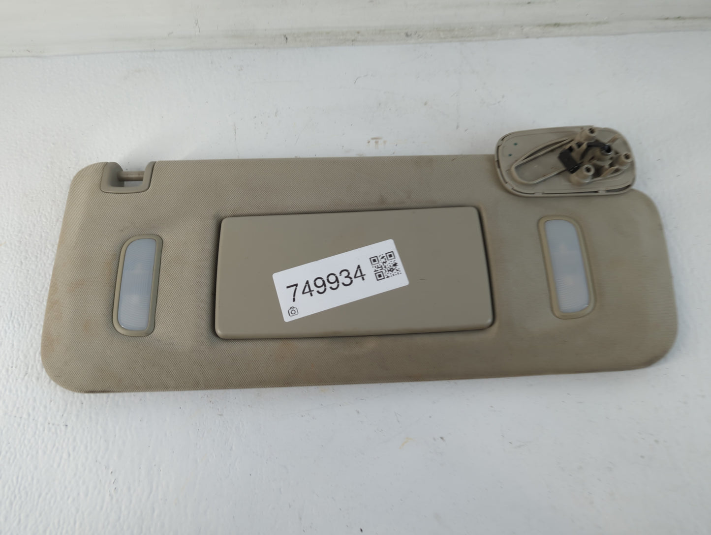 2007-2014 Chevrolet Suburban 1500 Sun Visor Shade Replacement Passenger Right Mirror Fits OEM Used Auto Parts - Oemusedautop