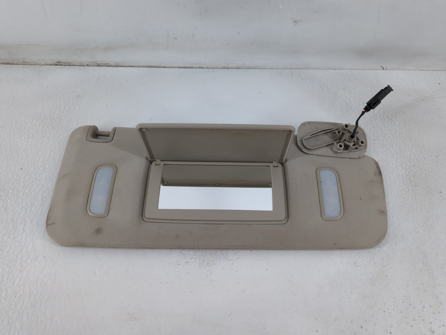 2007-2014 Chevrolet Suburban 1500 Sun Visor Shade Replacement Passenger Right Mirror Fits OEM Used Auto Parts - Oemusedautop