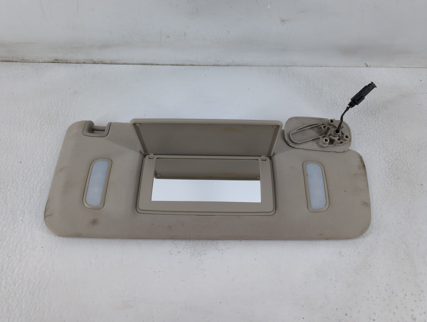 2007-2014 Chevrolet Suburban 1500 Sun Visor Shade Replacement Passenger Right Mirror Fits OEM Used Auto Parts - Oemusedautop