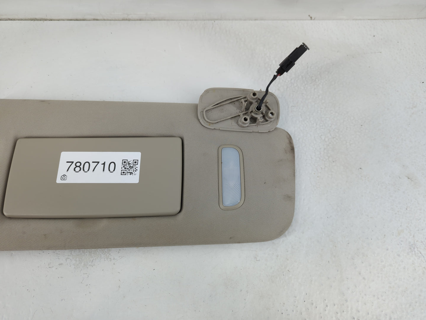 2007-2014 Chevrolet Suburban 1500 Sun Visor Shade Replacement Passenger Right Mirror Fits OEM Used Auto Parts - Oemusedautop