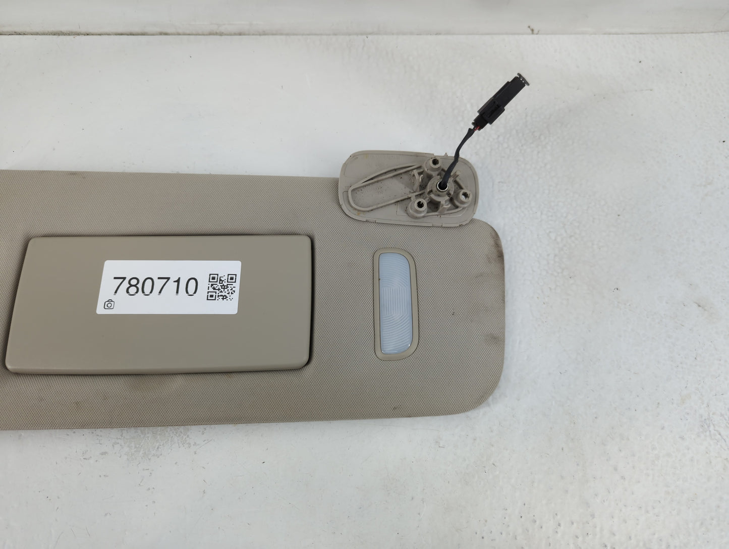 2007-2014 Chevrolet Suburban 1500 Sun Visor Shade Replacement Passenger Right Mirror Fits OEM Used Auto Parts - Oemusedautop