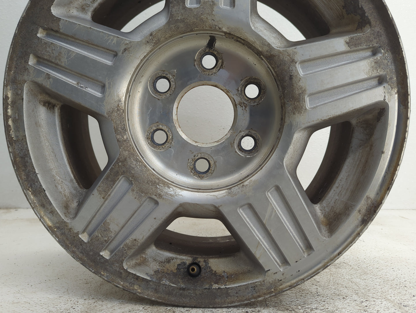 2007-2008 Chevrolet Tahoe Oem Wheel Rim 1095630 - Oemusedautoparts1.com