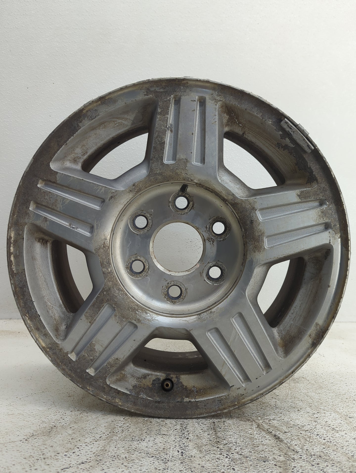 2007-2008 Chevrolet Tahoe Oem Wheel Rim 1095630 - Oemusedautoparts1.com