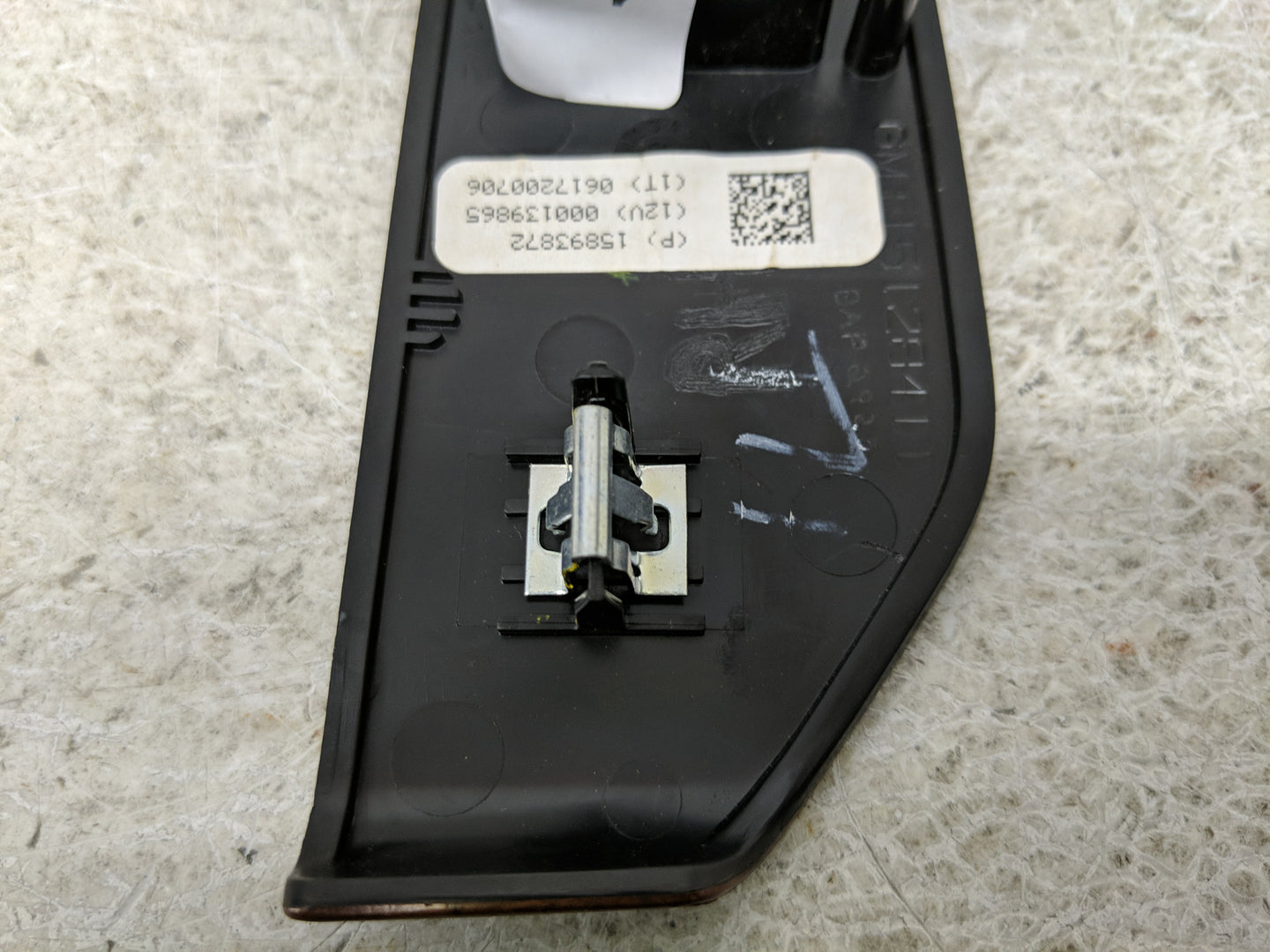 2007-2014 Chevrolet Tahoe Master Power Window Switch Replacement Driver Side Left P/N: Fits OEM Used Auto Parts - Oemusedaut