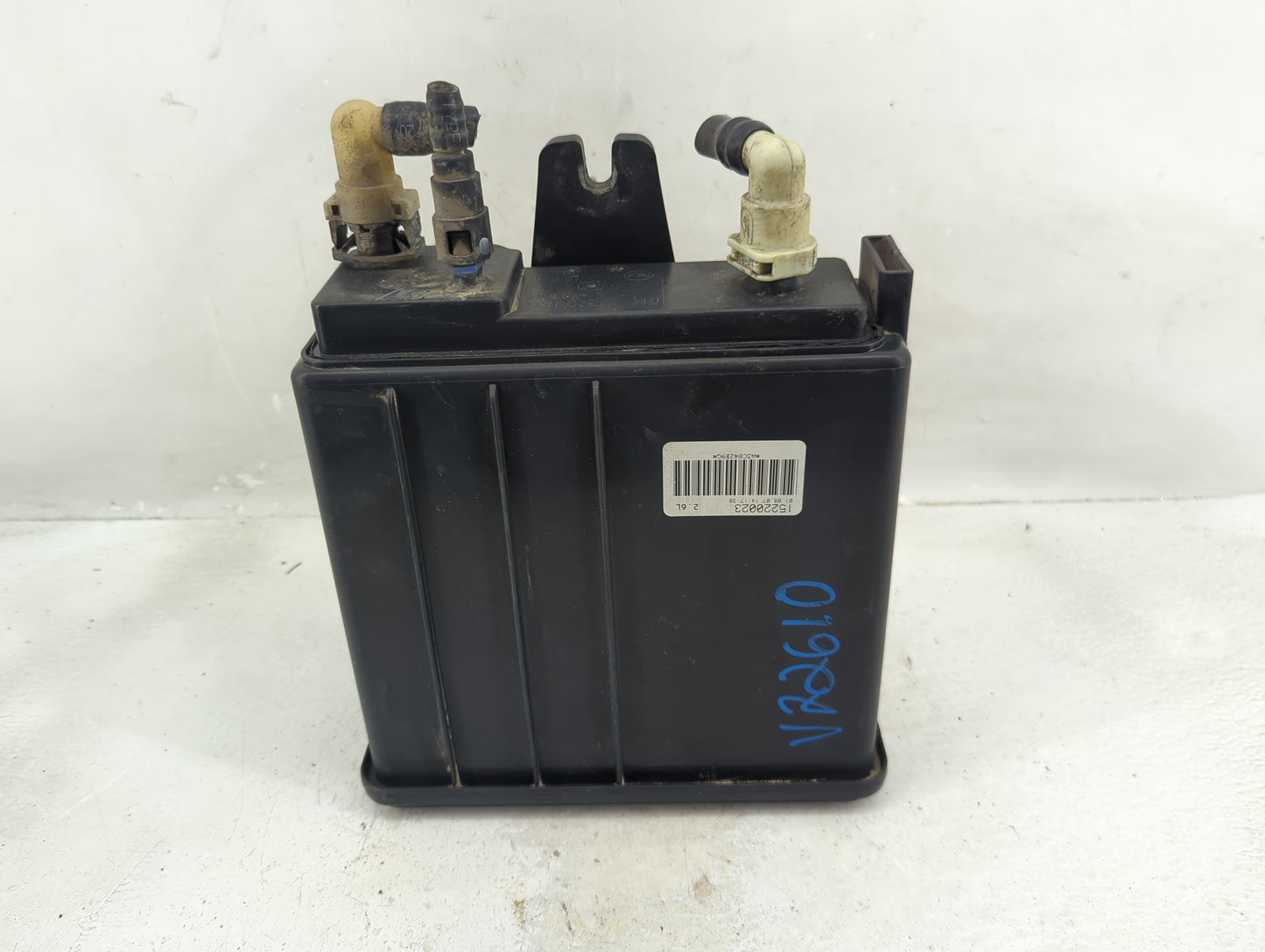 2007 Chevrolet Tahoe Fuel Vapor Charcoal Canister - Oemusedautoparts1.com