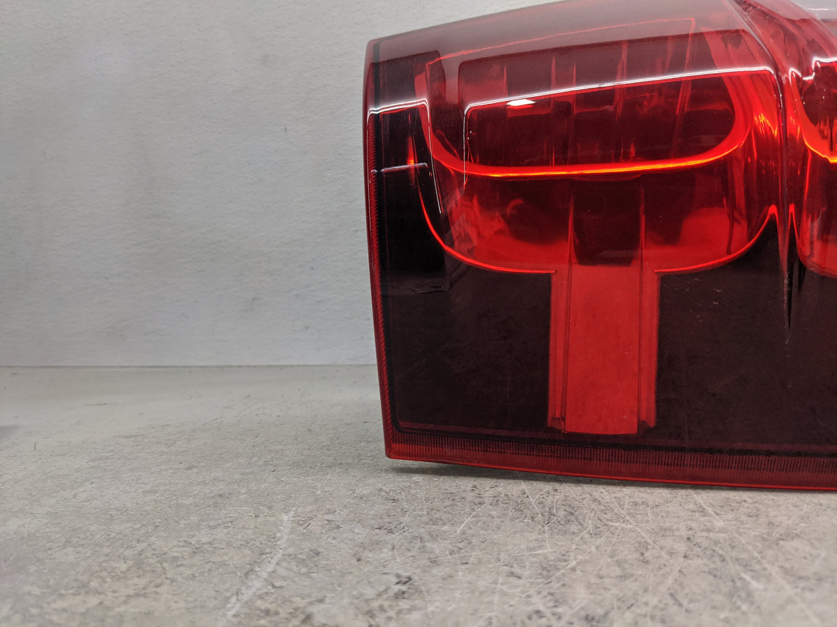 2007-2014 Chevrolet Tahoe Rear Center Lid Brake Light Tail Light - Oemusedautoparts1.com