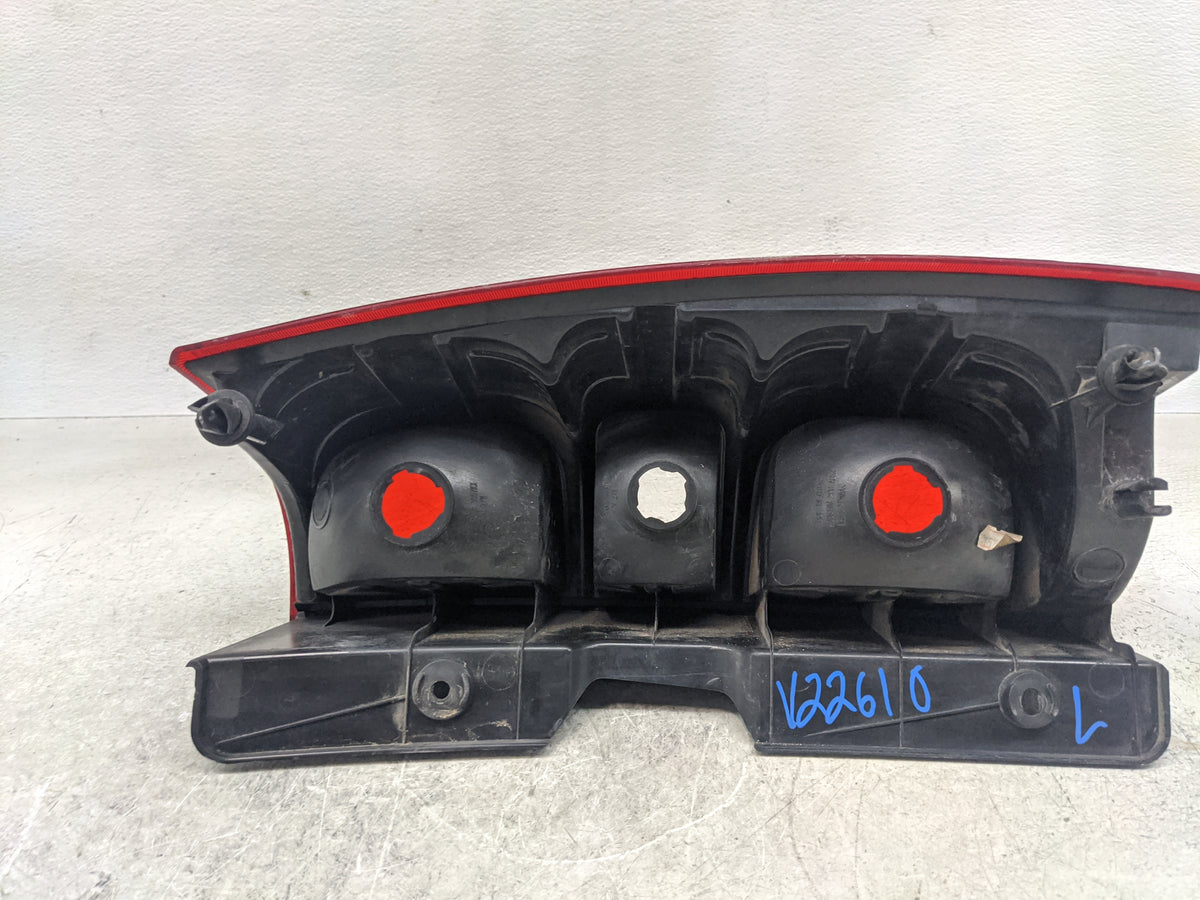 2007-2014 Chevrolet Tahoe Rear Center Lid Brake Light Tail Light - Oemusedautoparts1.com
