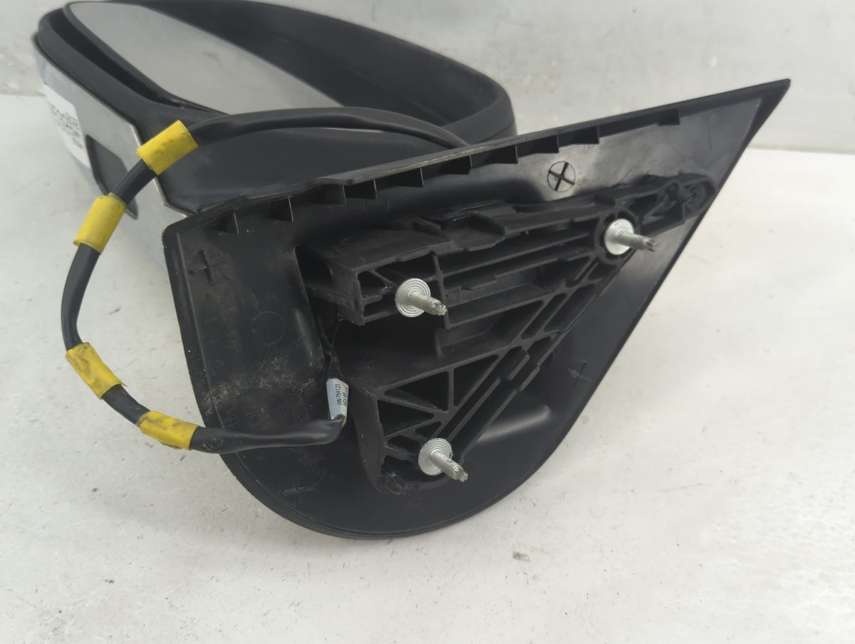 2007-2014 Chevrolet Tahoe Driver Side View Mirror - Left Door Mirror OEM Used - Oemusedautoparts1.com