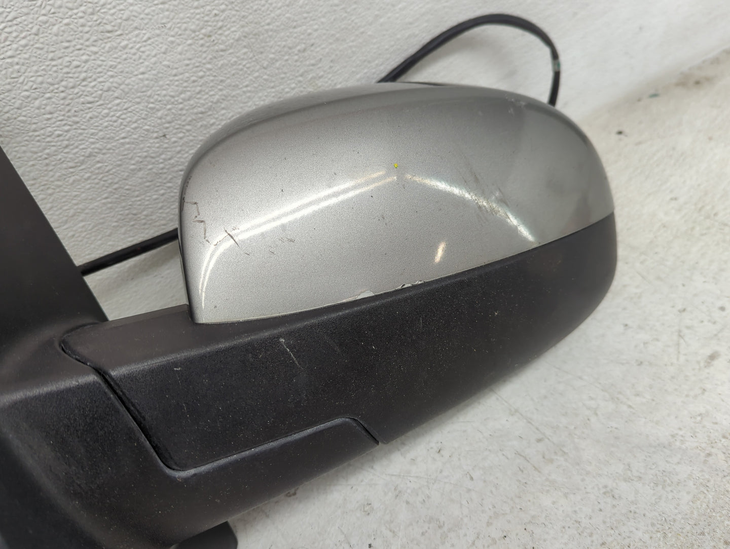 2007-2014 Chevrolet Tahoe Driver Side View Mirror - Left Door Mirror OEM Used - Oemusedautoparts1.com