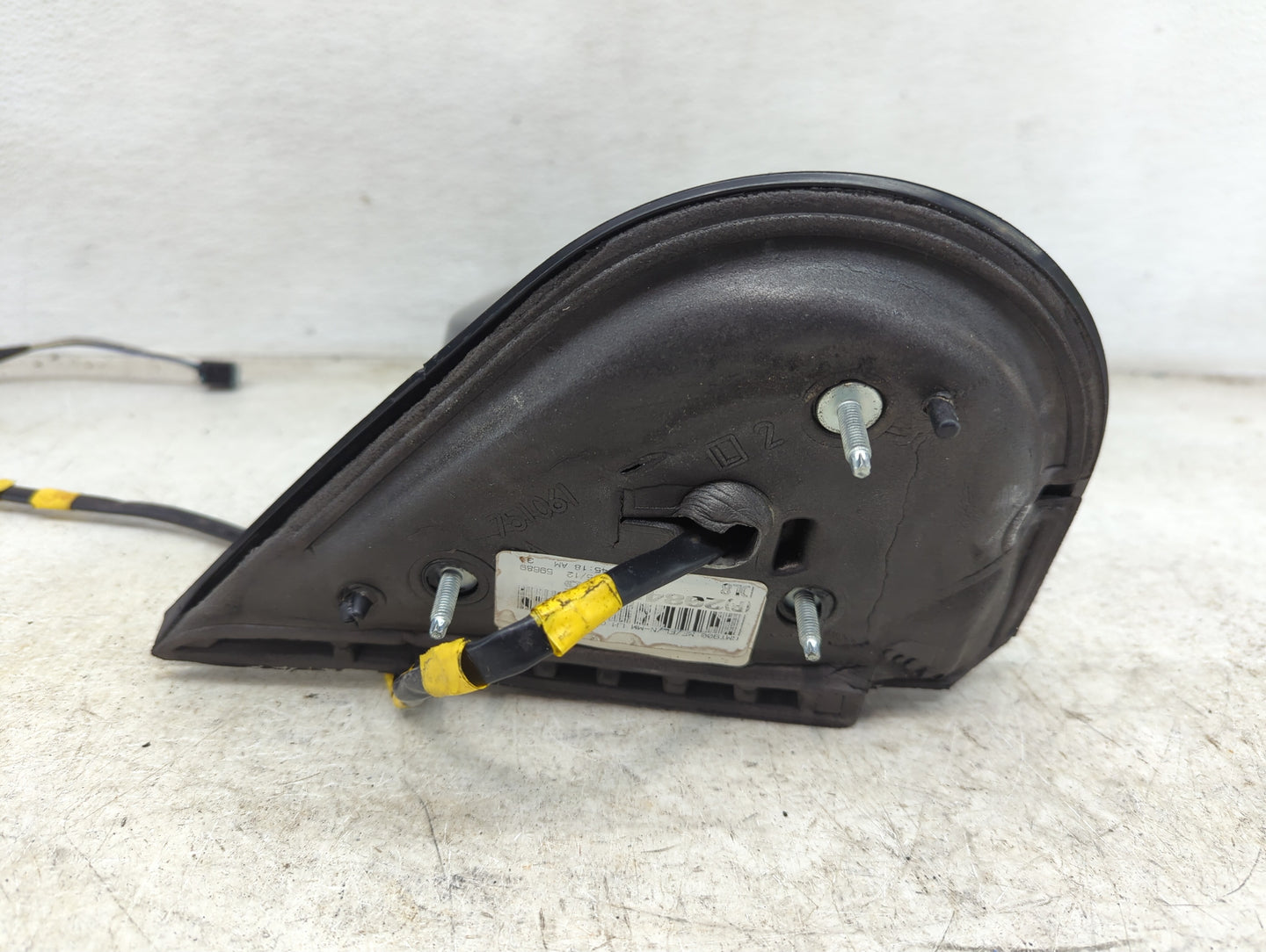 2007-2014 Chevrolet Tahoe Driver Side View Mirror - Left Door Mirror OEM Used - Oemusedautoparts1.com