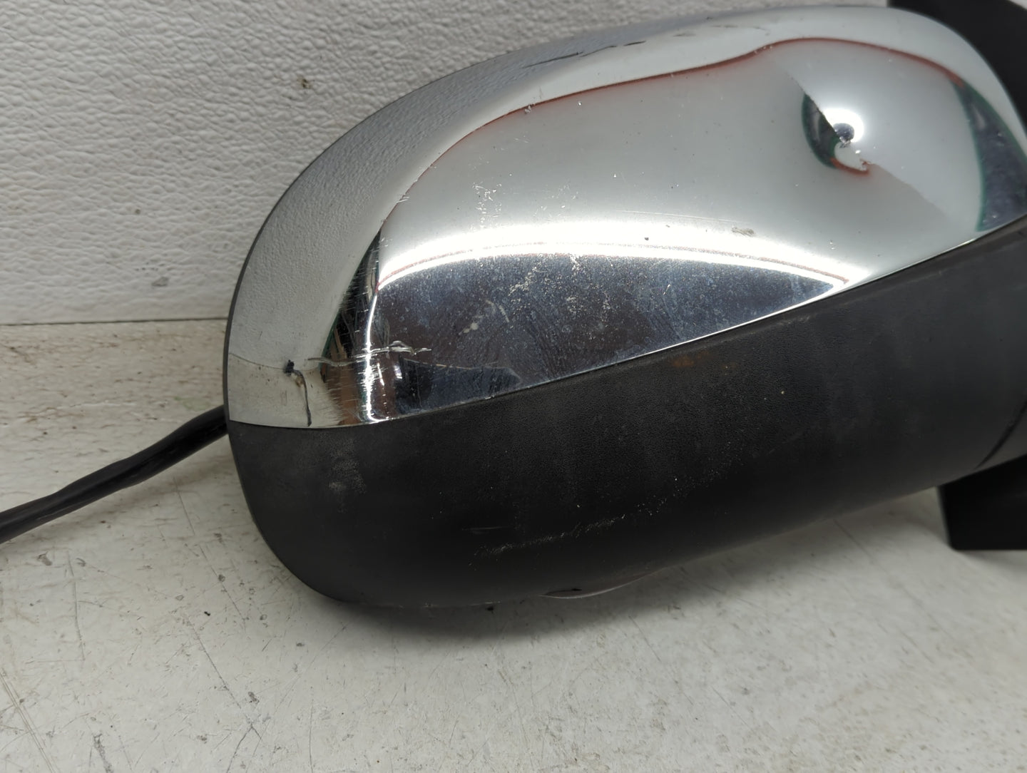 2007-2008 Chevrolet Tahoe Passenger Side View Mirror - Right Door Mirror OEM Used - Oemusedautoparts1.com