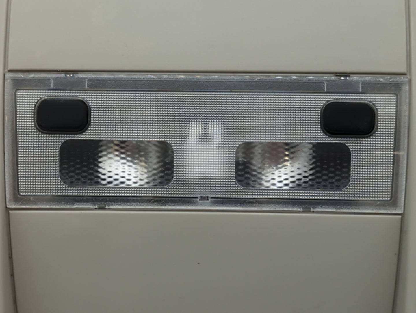 2007-2011 Chevrolet Tahoe Center Floor Console P/N:15836900 Fits Fits 2007 2008 2009 2010 2011 OEM Used Auto Parts - Oemused